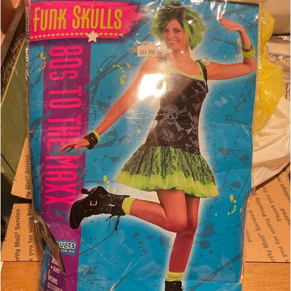 Adult Halloween outfit funk skulls  new says fits up to size 14/16 - Picture 1 of 7